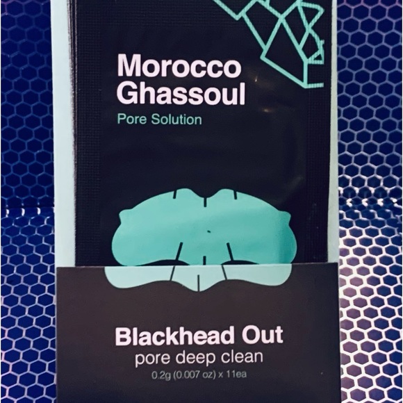 TCFS Blackhead acne pore strip pack contains 11 masks 😍 - Picture 3 of 8